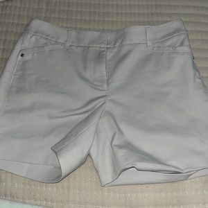 White House Black Market White Shorts Size 0. The 5” SHORT